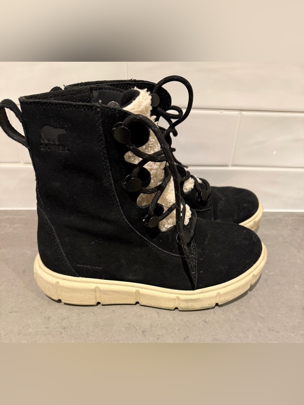 Sorel ladies Joan explorer 6 Black Suede Lace-Up Boots